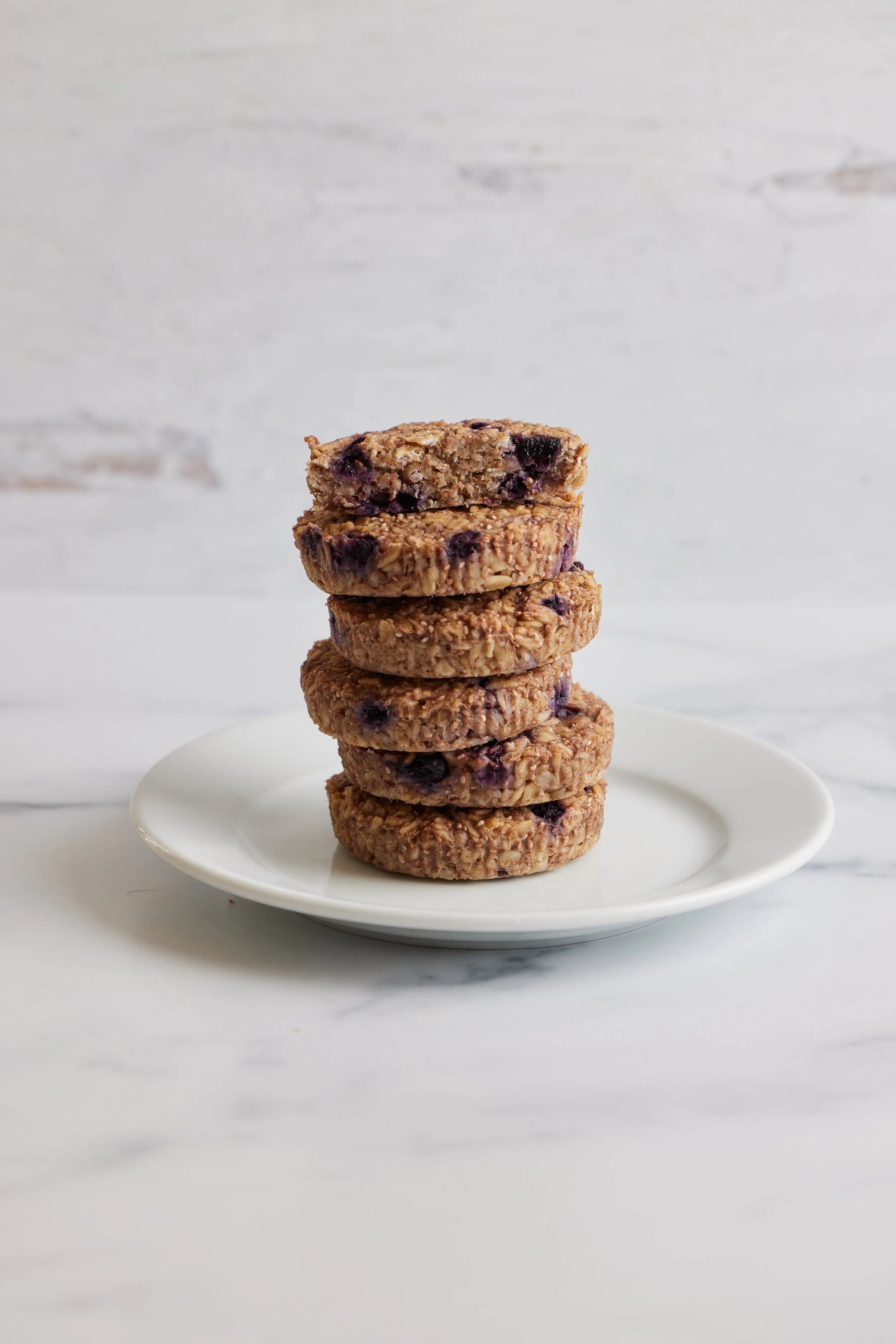 Wild Blueberry OatMEAL Cups Stylish Spoon