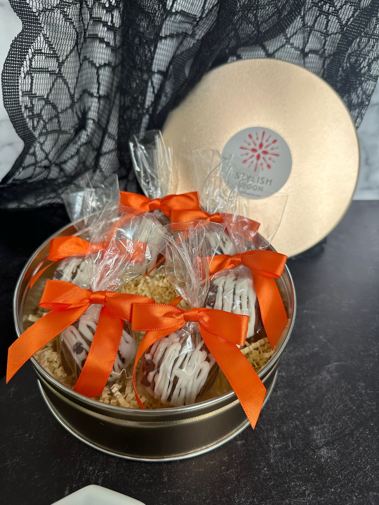Gift Tin: Molasses Spice Yummy Mummies