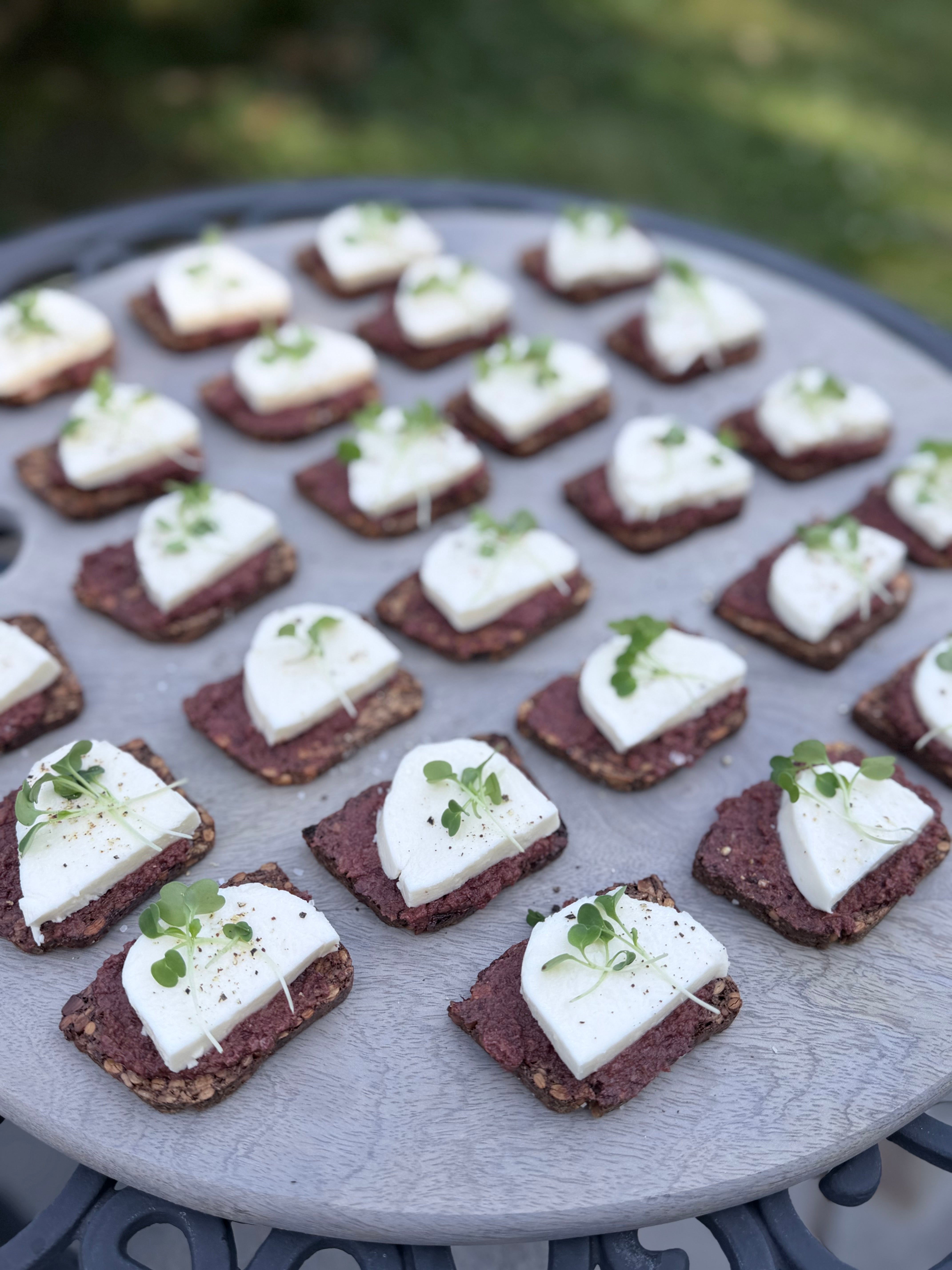 Easy Mozzarella &amp; Olive Tapenade Crostini (Perfect for Parties)