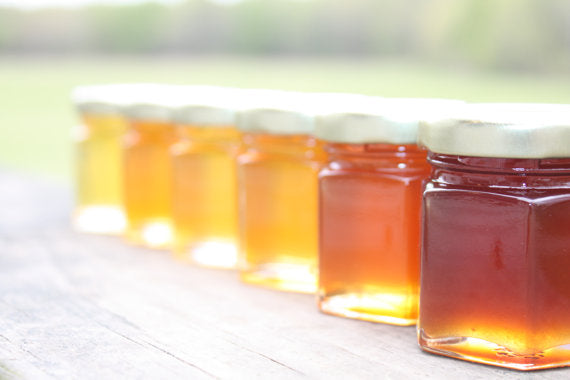 em-Holiday-em-Honey-Tasting-for-Rosh-Hashanah Stylish Spoon
