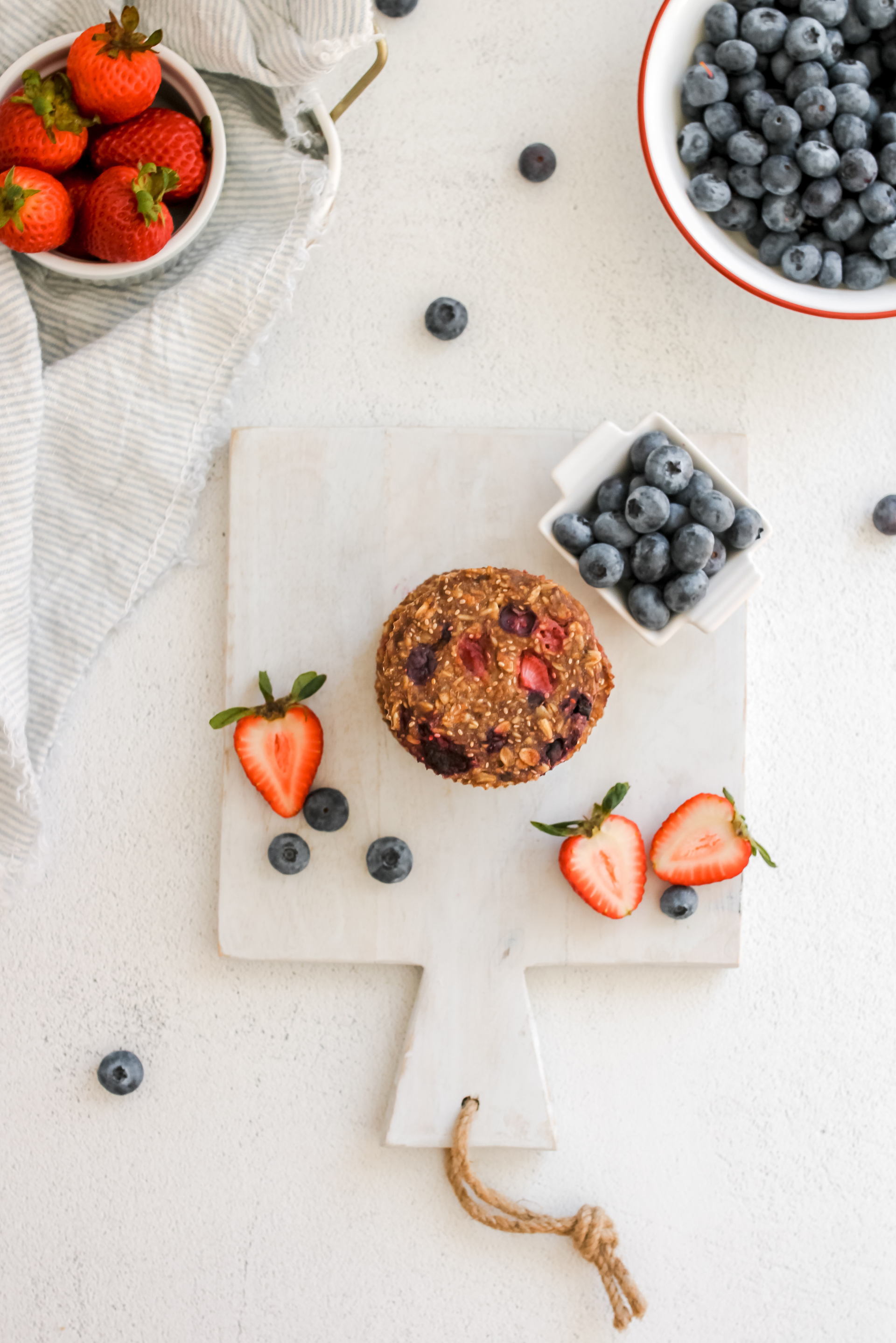 Mixed Berry OatMEAL Cups Stylish Spoon